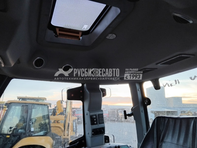 Купить Трактор колесный ENSIGN YX2404-Nб/у (2022г.в. 1 833 м/ч)(2020)-Сбер комиссия в компании Русбизнесавто - изображение 4