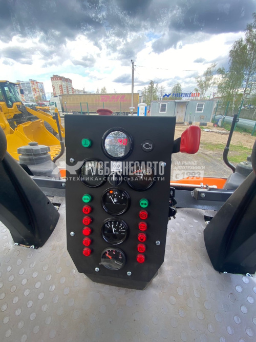 Купить Каток дорожный двухвальцовый вибрационный DM-10-VD (вес 10 т, шир полосы 1,7 м, ЯМЗ) в компании Русбизнесавто - изображение 7