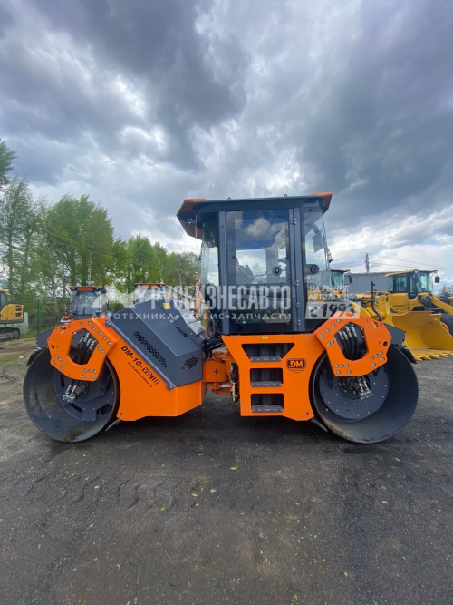 Купить Каток дорожный двухвальцовый вибрационный DM-10-VD (вес 10 т, шир полосы 1,7 м, ЯМЗ) в компании Русбизнесавто - изображение 19