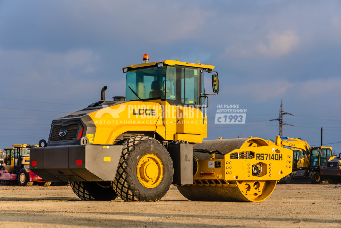 Купить Каток грунтовый LGCE RS7140H (полный привод) в компании Русбизнесавто - изображение 1