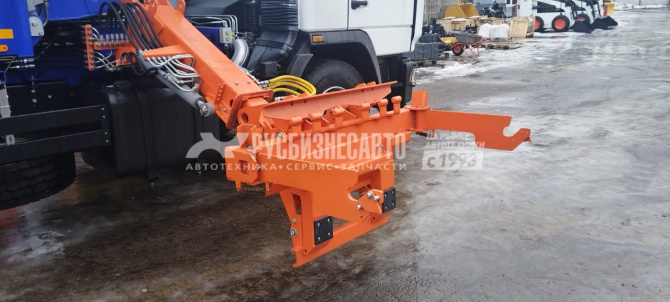 Купить МКМ-50-18 на шасси МАЗ 534025-585-013, мусоровоз, 18м3, бок. загрузка, МАЯТНИК, унив. захват в компании Русбизнесавто - изображение 4